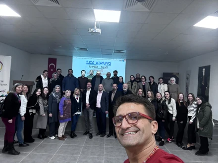 Bölümümüz Klinik Psikoloji Anabilim Dalı Başkanı Dr. Öğretim Üyesi Fatih Mehmet Aslan ; Yalova Valiliği Yalova İl Milli Eğitim Müdürlüğü önderliğinde Yalova ilinde çalışan Rehber Öğretmen ve Psikolojik Danışmanlara 28 Kasım 2024 